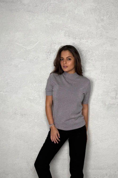 Дамска блуза с къс ръкав