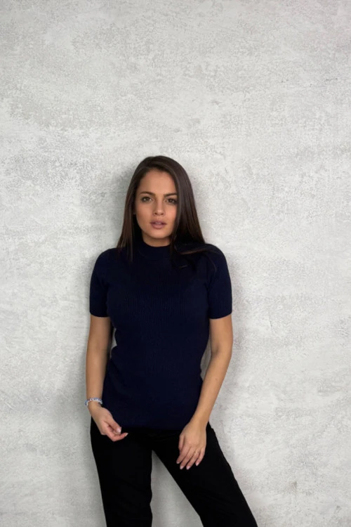 Ženska bluza sa kratkim rukavima i polo kragnom