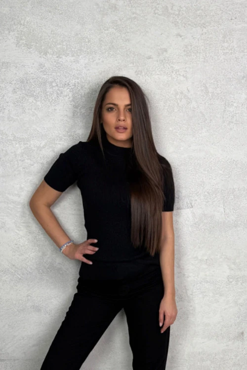 Ženska bluza sa kratkim rukavima i polo kragnom