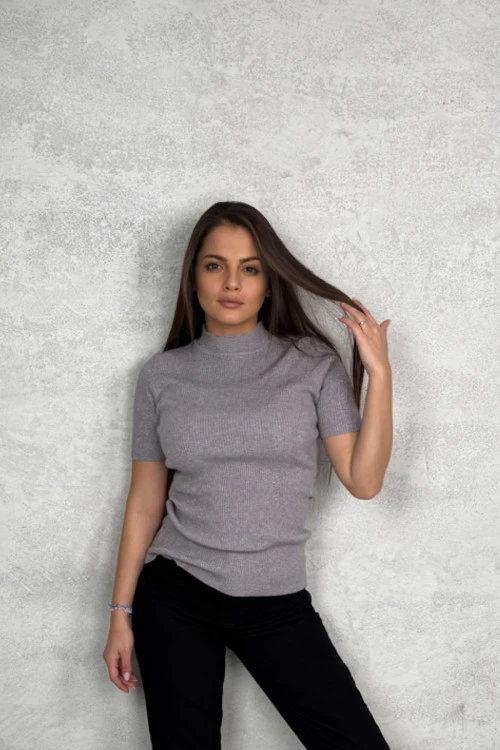 Ženska bluza sa kratkim rukavima i polo kragnom