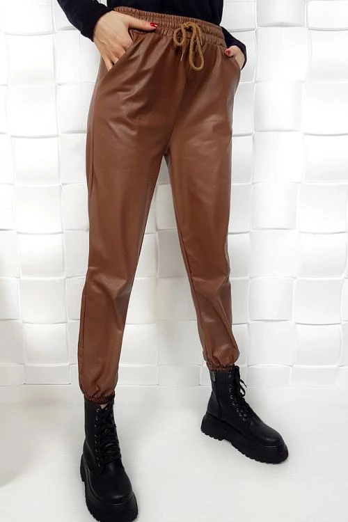 Ladies trousers with elasticated