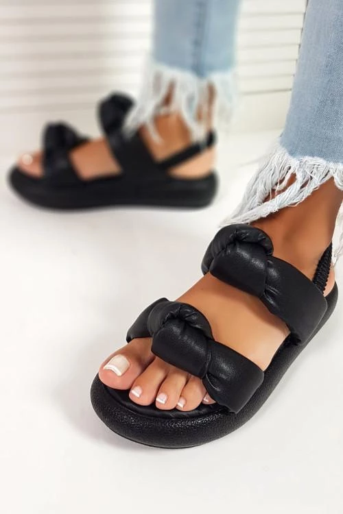 Casual sandals and slippers