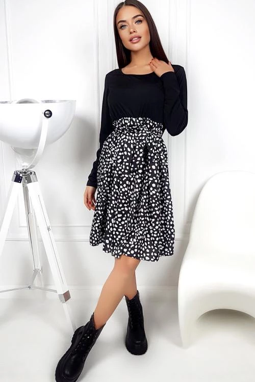 Ladies dress with long sleeves