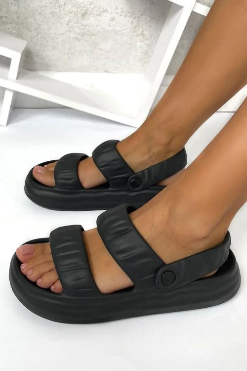 Casual sandals and slippers