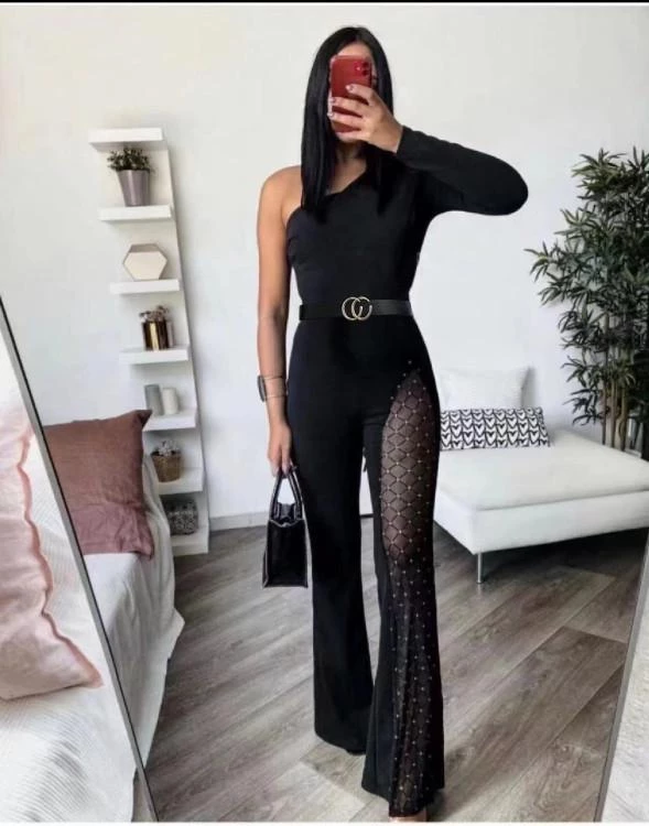 Women's jumpsuit with a spectacular design