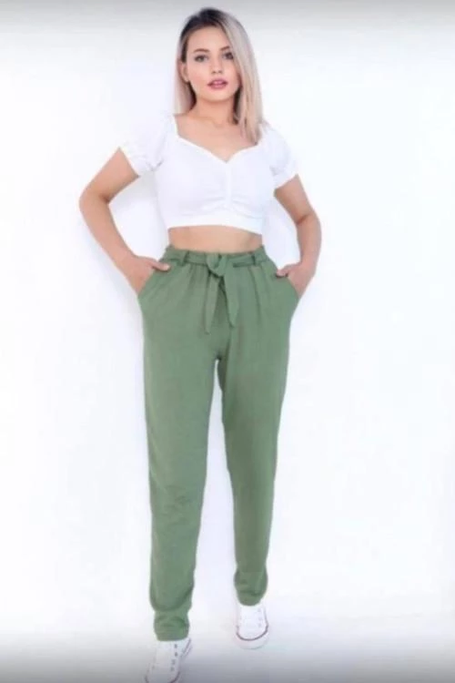 Women's trousers with a belt