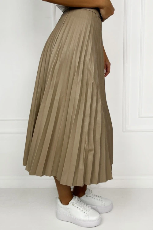 Women's skirt with pleats