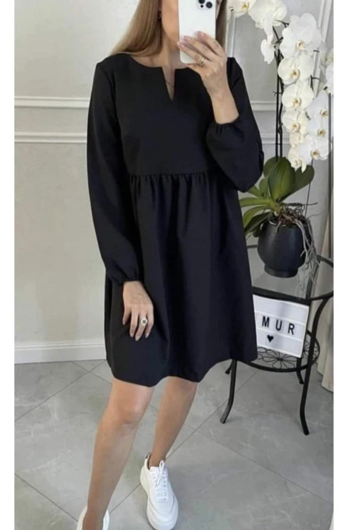 Ladies dress with long sleeves