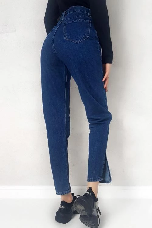 Women's jeans with a loose fit