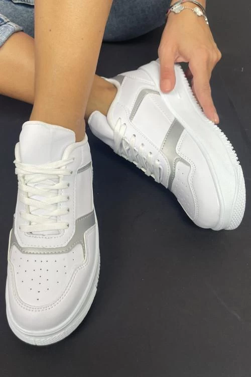 Дамски кецове